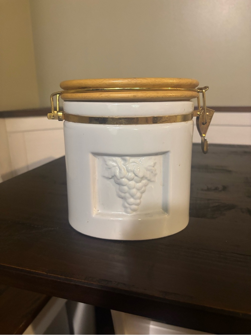 Ceramic White Grape Embossed Airtight Canister with Wood Lid
